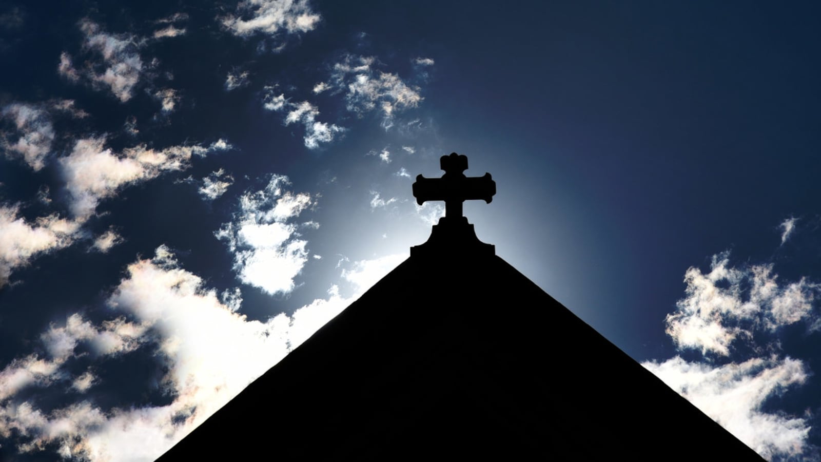 210403-lewis-usa-faith-hero_v7ir25