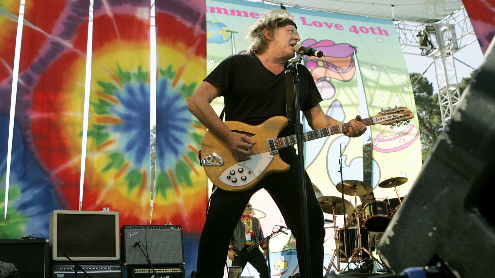 cheats/2016/01/29/jefferson-airplane-s-paul-kantner-dies/160129-paul-kantner-dies-cheat_raqduk