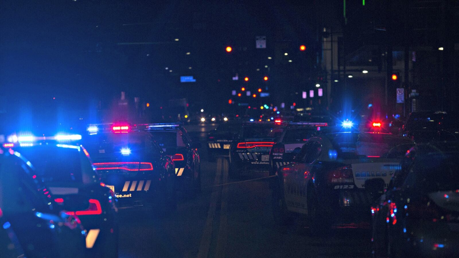 cheats/2016/07/08/report-dallas-shooter-wore-body-armor/160708-dallas-shooter-armor_ifbl0d