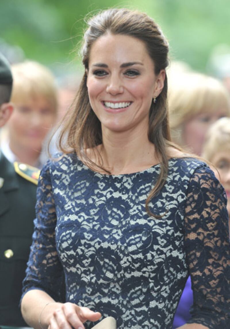 articles/2012/04/30/pippa-joins-kate-and-william-as-they-mark-big-day-at-friend-s-wedding/kate-erdem_wnlfau