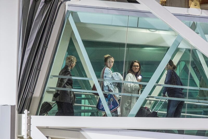 galleries/2013/02/15/carnival-cruise-liner-triumph-docks-in-alabama-passengers-celebrate-return-home-photos/triumph-cruise-3_uctzdh