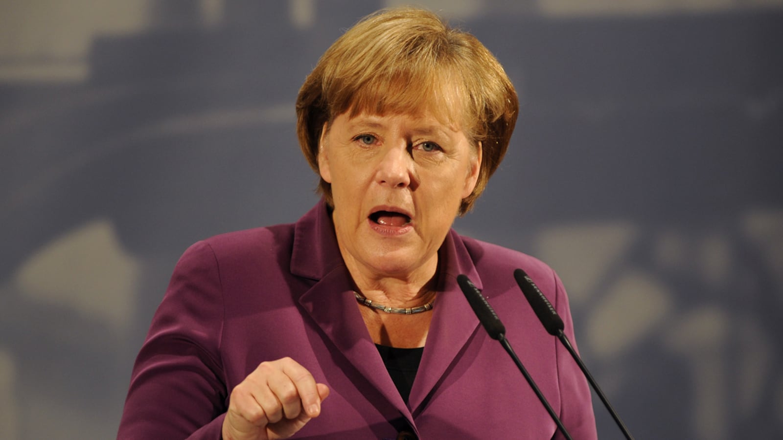 cheats/2011/11/03/europe-gives-greece-ultimatum/angela-merkel-europe-gives-greece-ultimatum-cheat_j0lukm