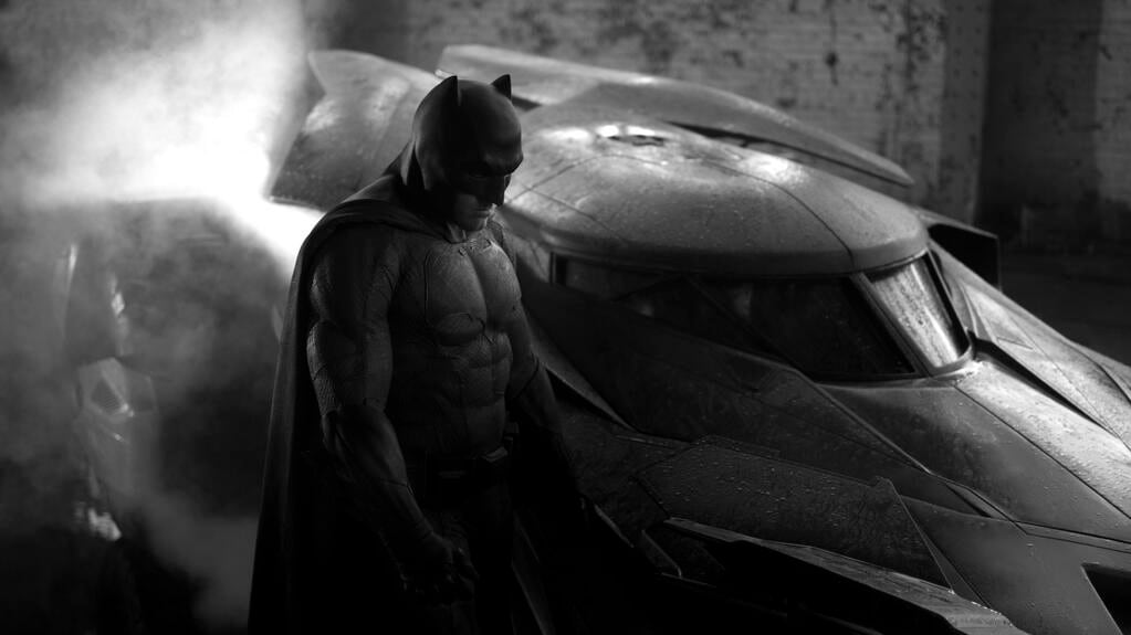 articles/2014/05/13/ben-affleck-s-batman-looks-so-profoundly-sad-in-this-photo/140513-batman-affleck-cheat_chbxqv