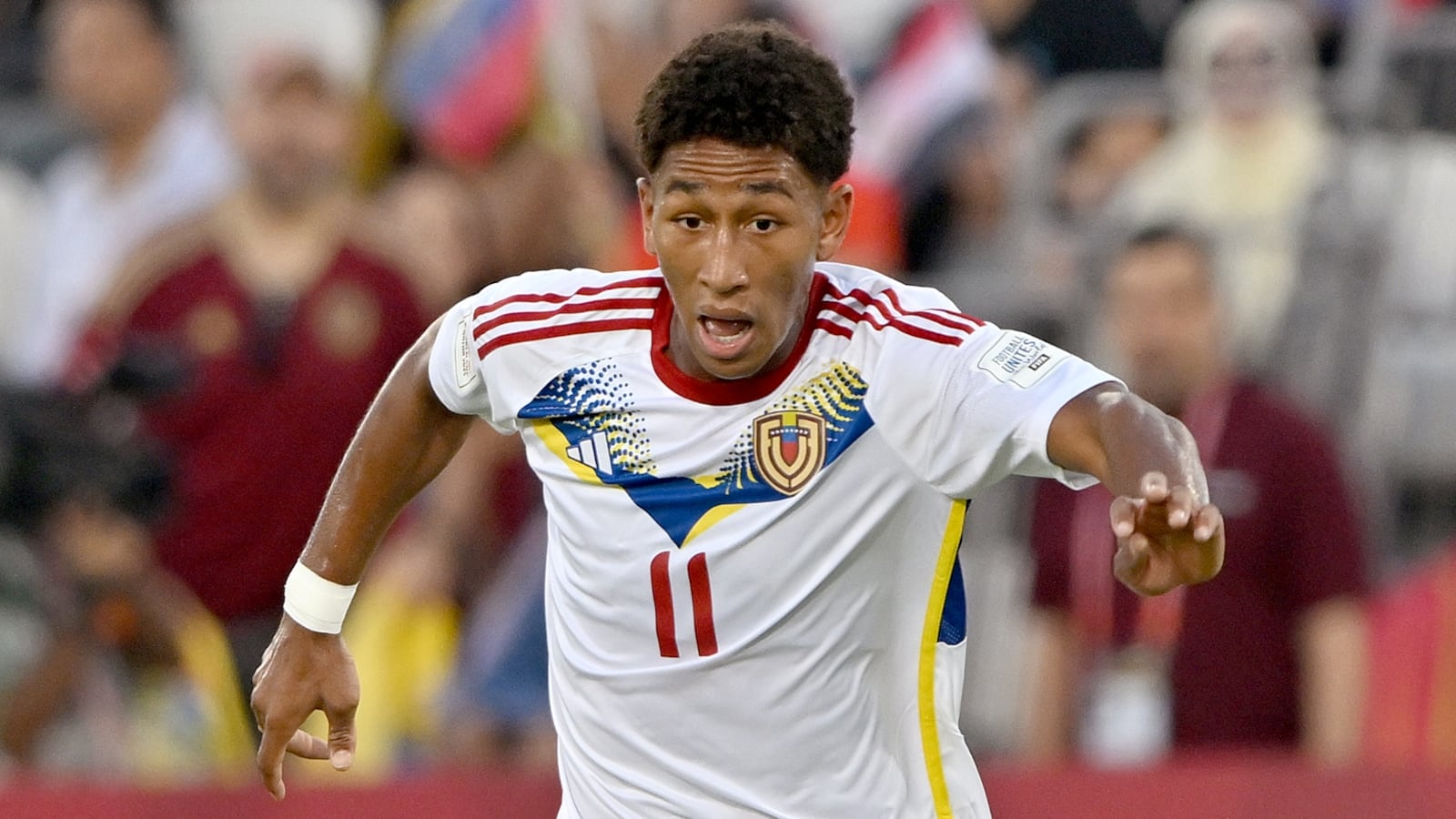 Yimvert Berroteran of Venezuela runs with the ball during the FIFA Under-17 World Cup match between Egypt and Venezuela at Aspire Academy on November 07, 2025 in Doha, Qatar.