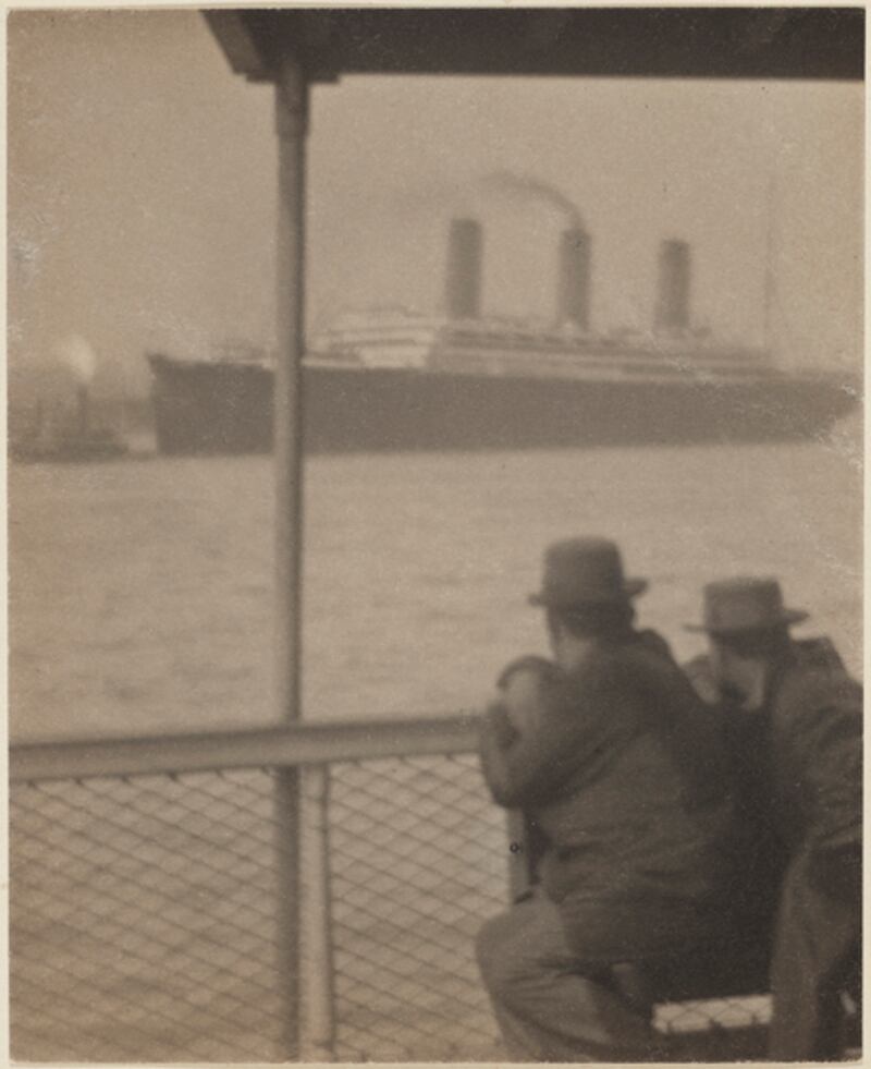 galleries/2011/08/14/modernist-photography-exhibit-boston-mfa-photos/boston-mfa-gallery10_sqrhci