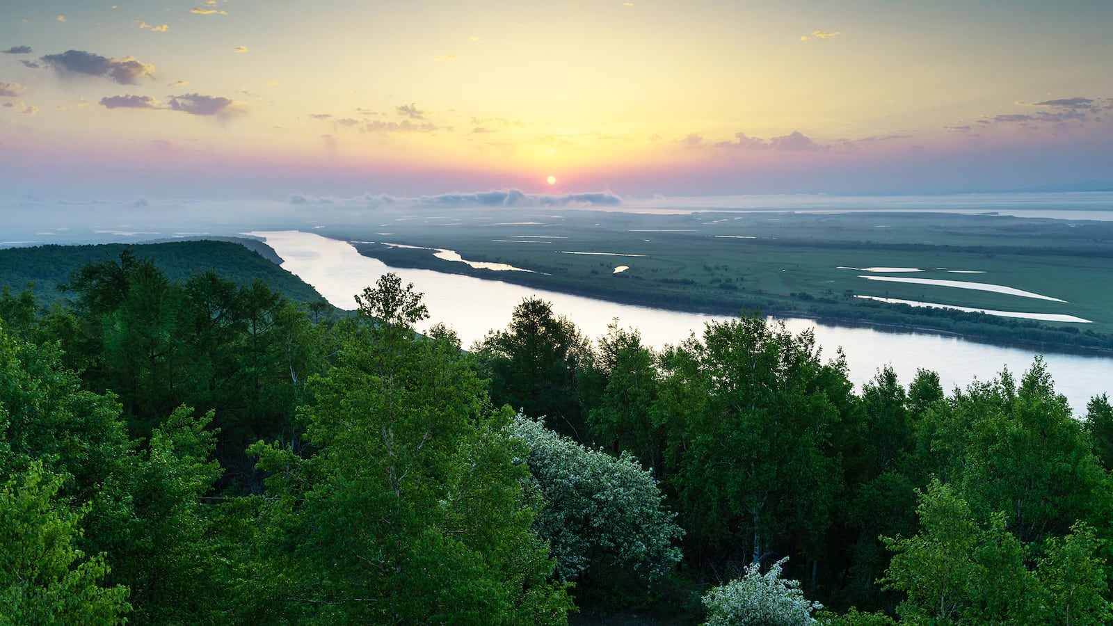 210921-Thubron-Dangerous-River-tease_l9mfac