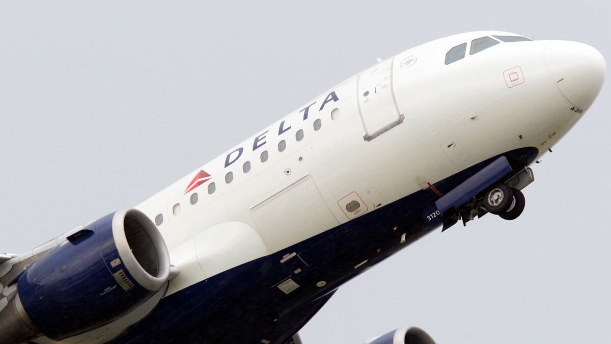 cheats/2011/10/14/air-traffic-errors-rise/riskiest-airlines-delta_l5flq5