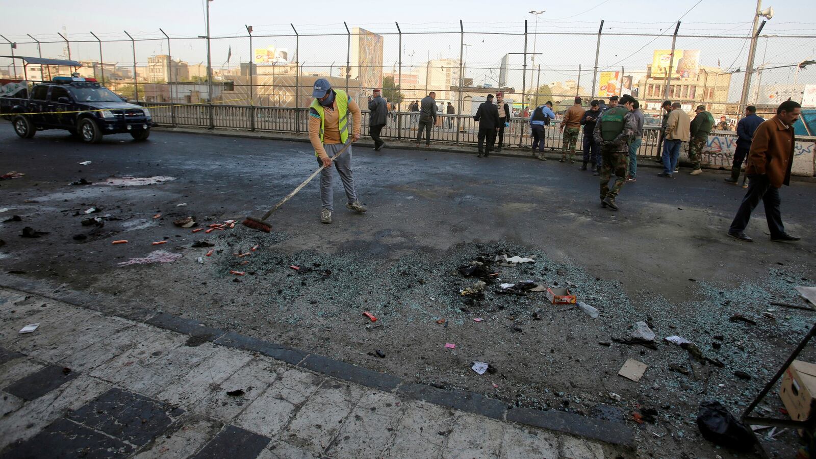 180115-baghdad-double-suicide-bombing-cheat_xkl3rr