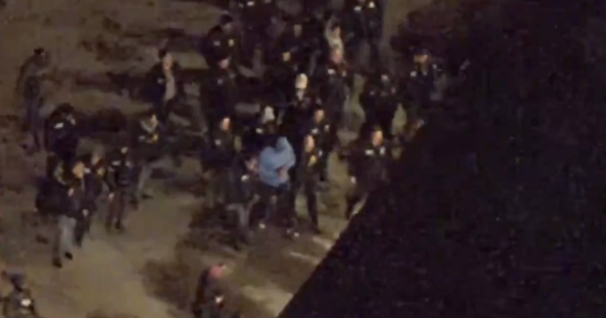 Maduro and Wife Arrive in New York After Trump Kidnapping