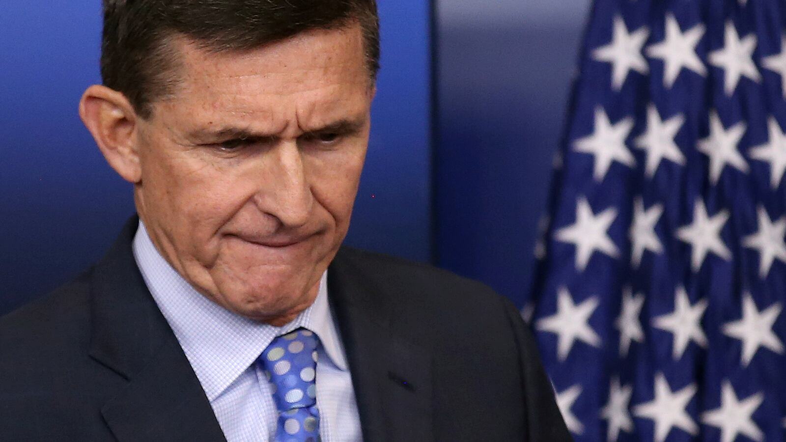 articles/2017/04/25/bipartisan-leaders-suggest-michael-flynn-broke-the-law-by-hiding-foreign-payments/170425-desiderio-flynn-tease_vaswhu