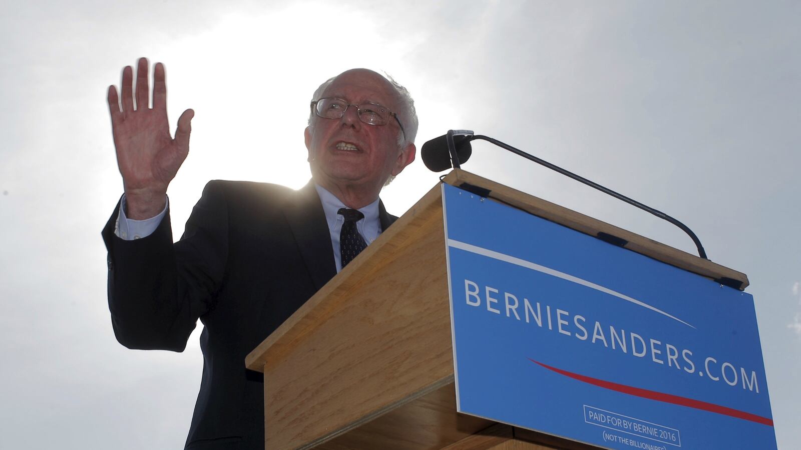 cheats/2015/05/26/bernie-sanders-takes-aim-at-wall-street/150526-bernie-sanders-cheat_ai0hi5