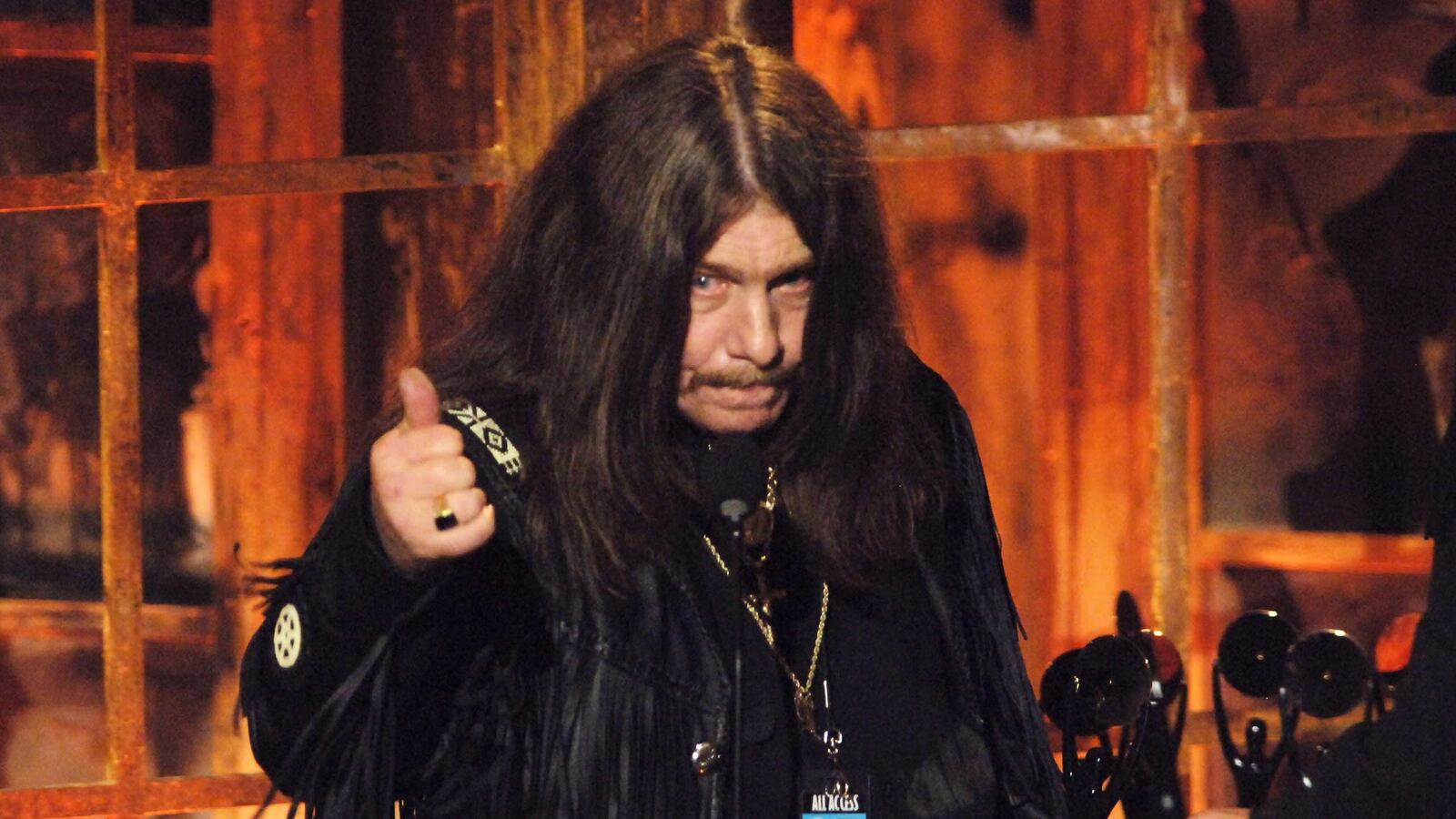 cheats/2015/04/04/ex-lynyrd-skynyrd-drummer-dies-in-crash/150404-bob-burns-crash-cheat_tkivjs