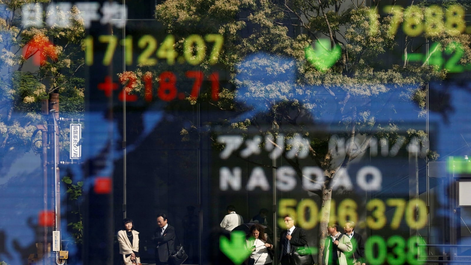 cheats/2016/11/07/stocks-jump-after-fbi-clears-clinton/161107-stock-markets-clinton-rally-cheat_u9jqmy