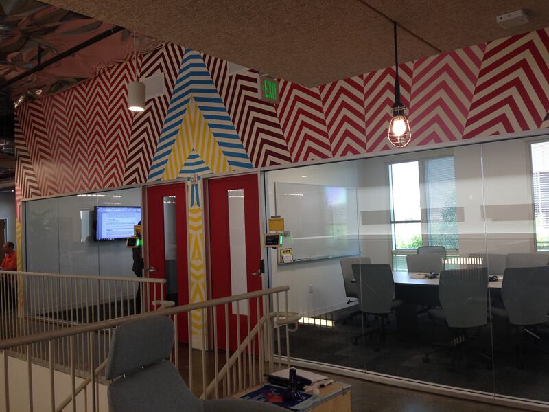 galleries/2014/05/14/facebook-s-artists-in-residence-decorate-the-office-photos/140712-facebook-art07_winwga