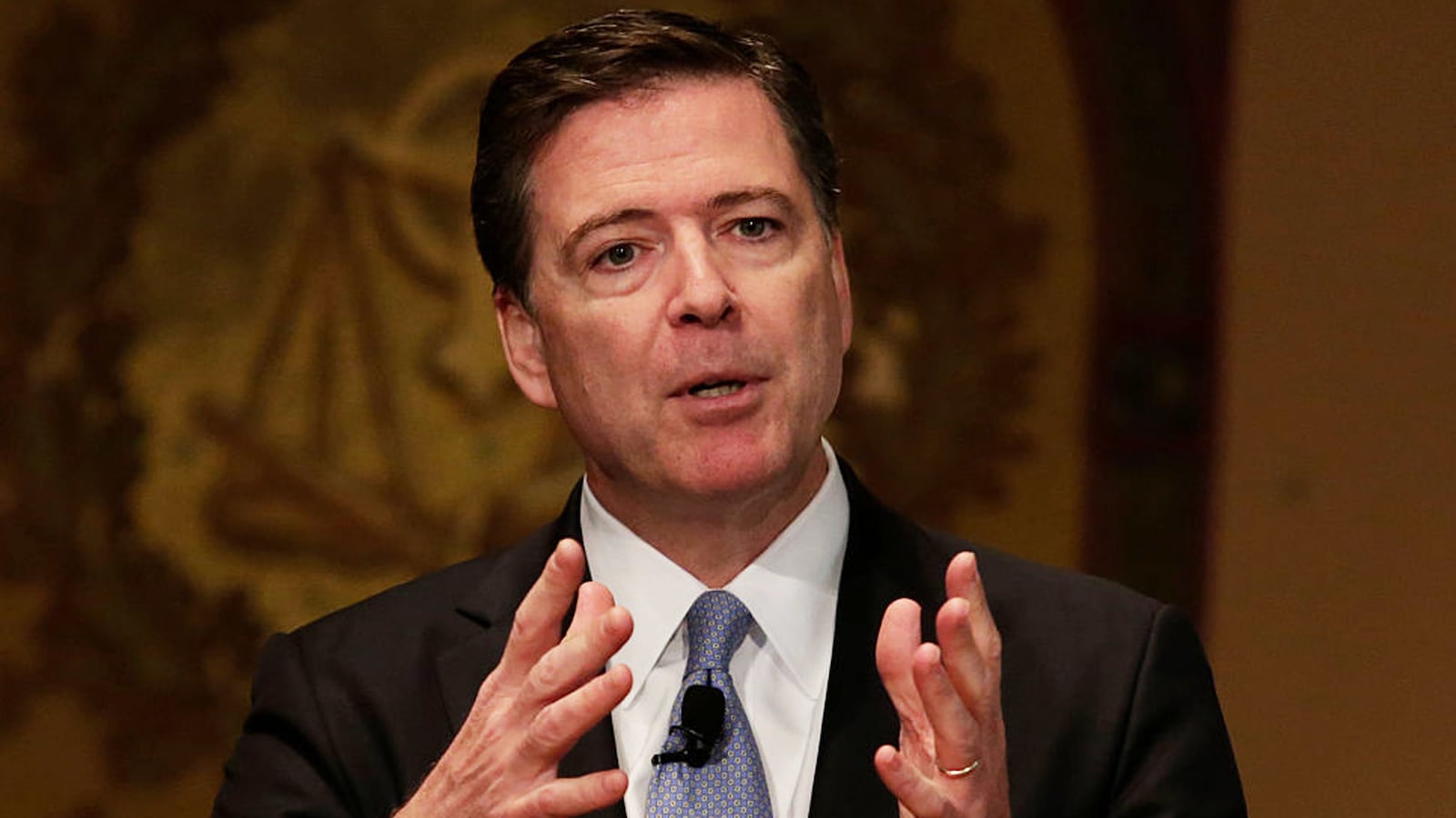 articles/2016/11/06/fbi-director-james-comey-clears-hillary-clinton-on-new-emails/161106-Comey-tease_dus8cc