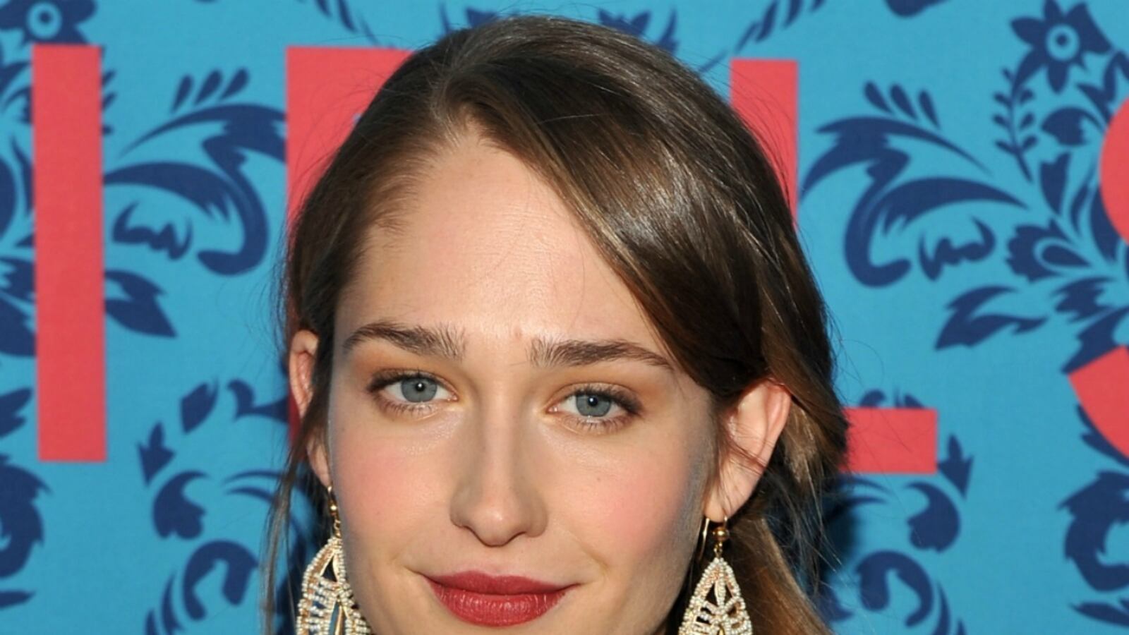 cheats/2012/12/01/girls-actress-gives-birth-to-a-son/jemima-kirke-cheat_rwunhm