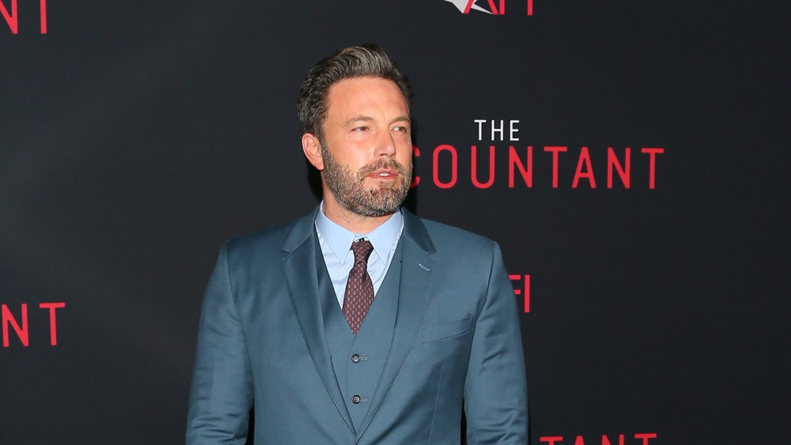 cheats/2016/10/17/the-accountant-led-weekend-box-office/161017-accountant-cheat_clix9a