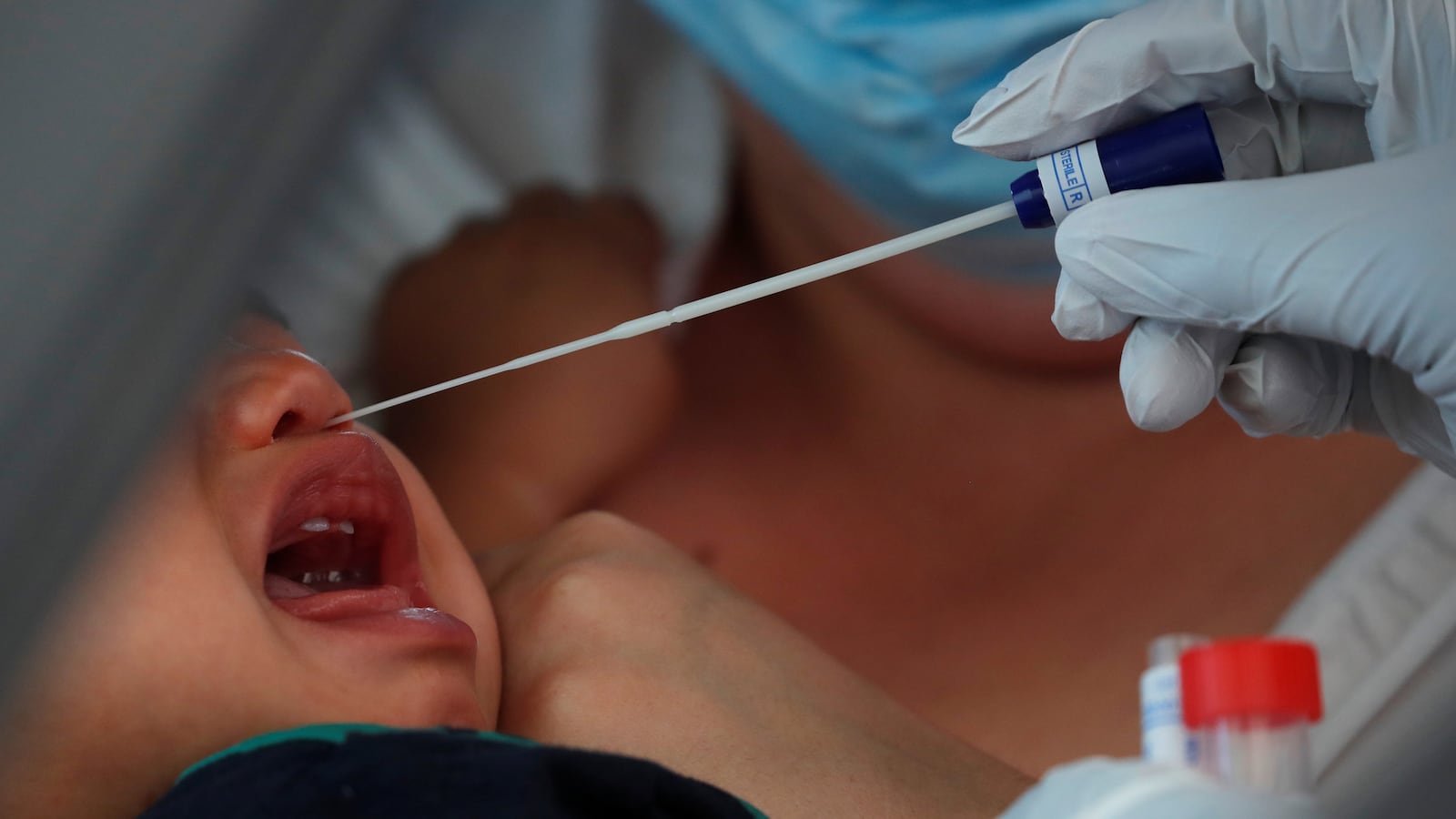 2020-07-15T143536Z_1341626215_RC2QTH9IRP3L_RTRMADP_3_HEALTH-CORONAVIRUS-FRANCE-CLUSTERS_hdtzvw