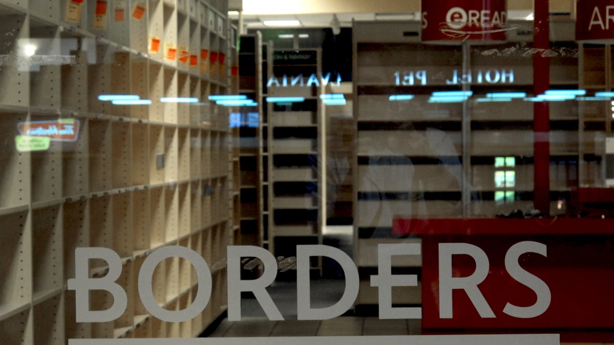 articles/2012/06/18/the-way-books-used-to-be-sold-by-tim-waterstone/end-bookstores-waterstone_ros2tu