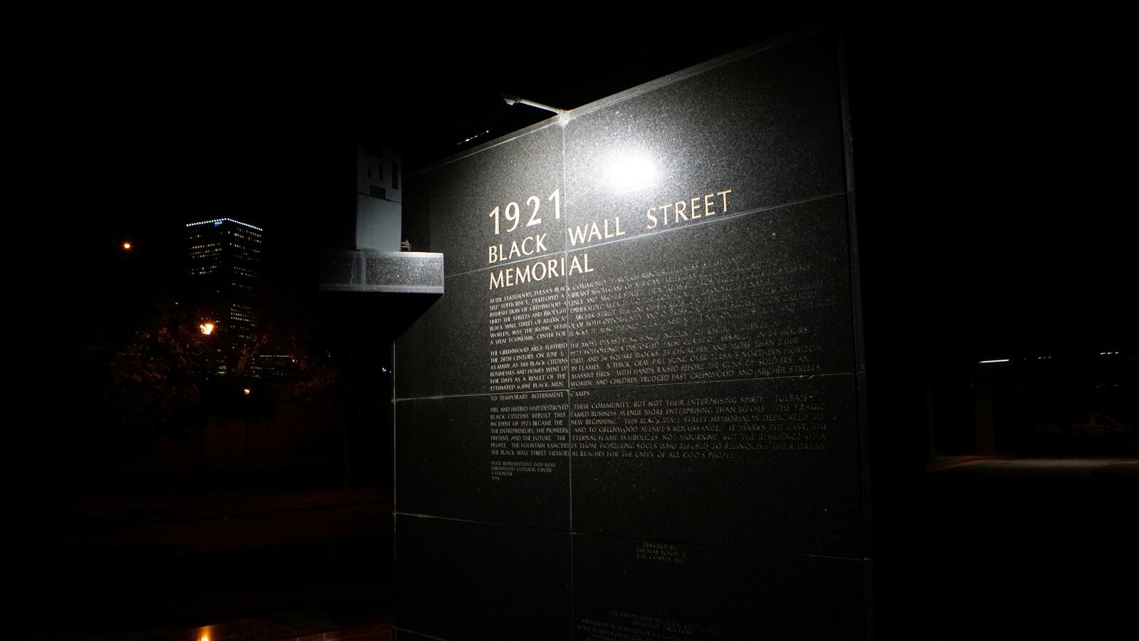 2020-06-19T000000Z_79691718_RC2GCH9HGI6V_RTRMADP_3_MINNEAPOLIS-POLICE-TULSA_b0ce3g