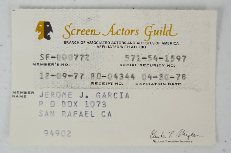 articles/2015/04/10/buy-buy-buy-at-the-big-grateful-dead-auction/150409-joiner-grateful3-embed_di6fut