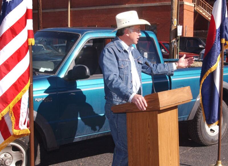 galleries/2010/01/20/was-it-the-truck/truck-campaigning---salazar_nelqn6