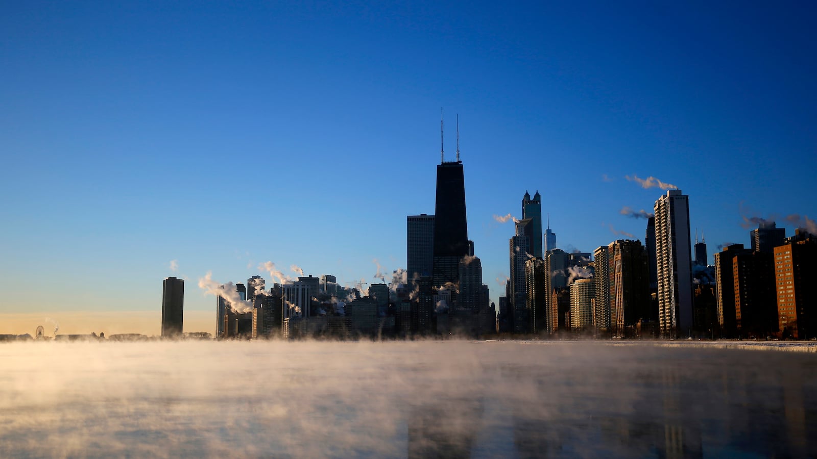 articles/2014/04/08/crime-and-punishment-chicago-style-five-books-on-life-in-chi-town/140407-bookbag-chicago_cw2hfi