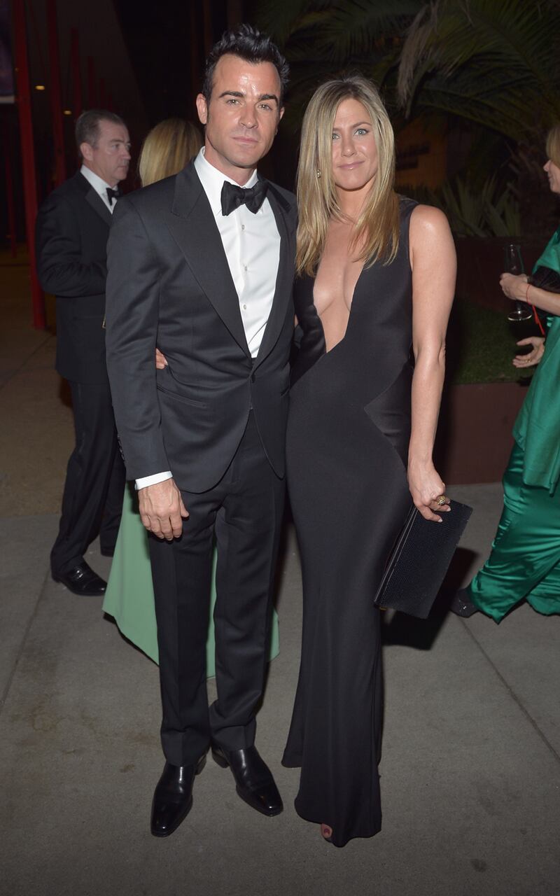 galleries/2012/10/28/robert-pattinson-florence-welch-cameron-diaz-and-more-at-lacma-gala-2012-photos/aniston-lacma-kubrick-party_lhdy8o