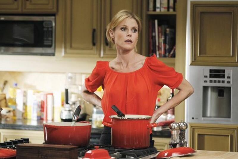 galleries/2012/07/18/breaking-bad-homeland-game-of-thrones-more-2012-emmy-nominees-photos/modern-family-julie-bowen-2012-emmy-nominees_rzy5u2