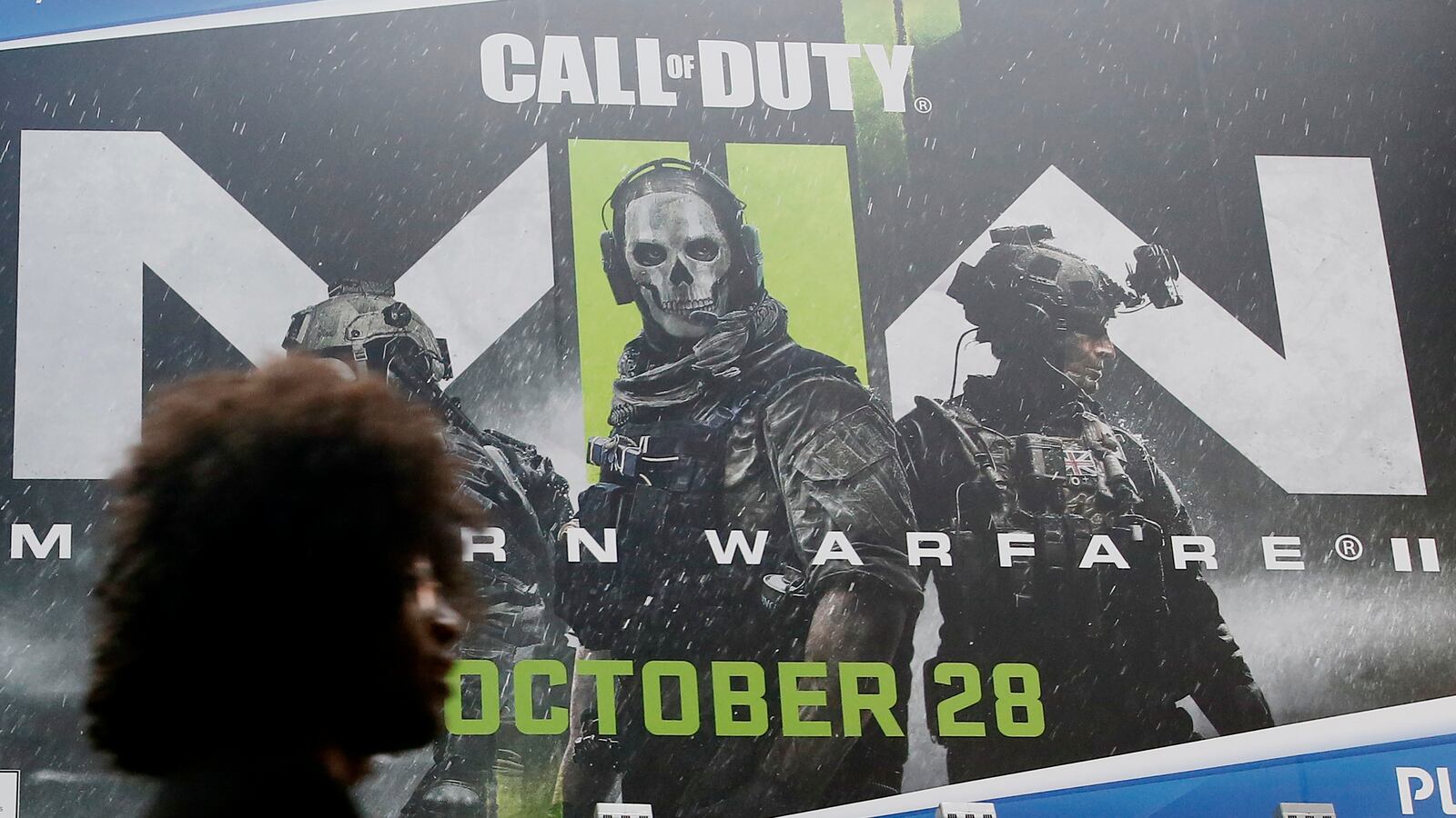 Call of Duty: Modern Warfare II billboard hangs