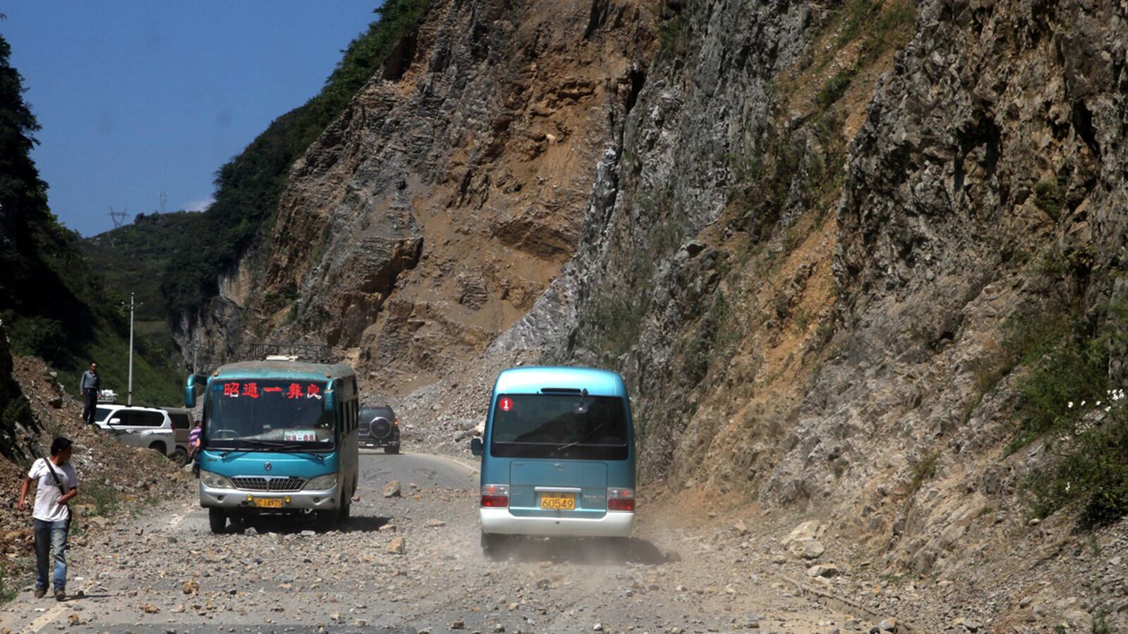 cheats/2012/09/07/two-earthquakes-kill-dozens-in-china/earthquake-china-southwestern-cheat_uovc5s