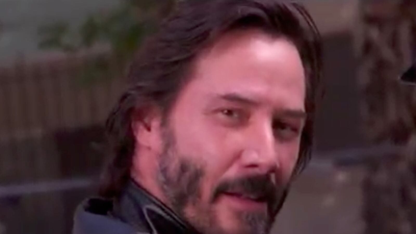 videos/2015/10/08/keaune-reeves-drives-at-a-reasonable-speed/151008-sayed-viral-keanu2_wmnwtu