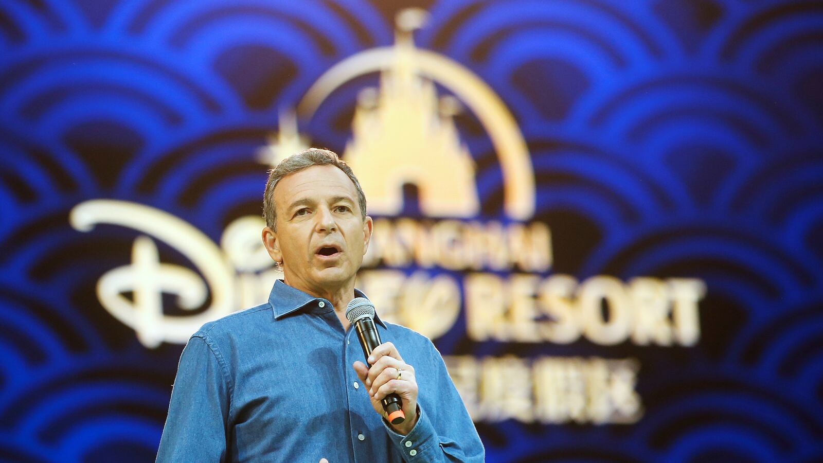 170601-iger-trump-cheat_vffgun