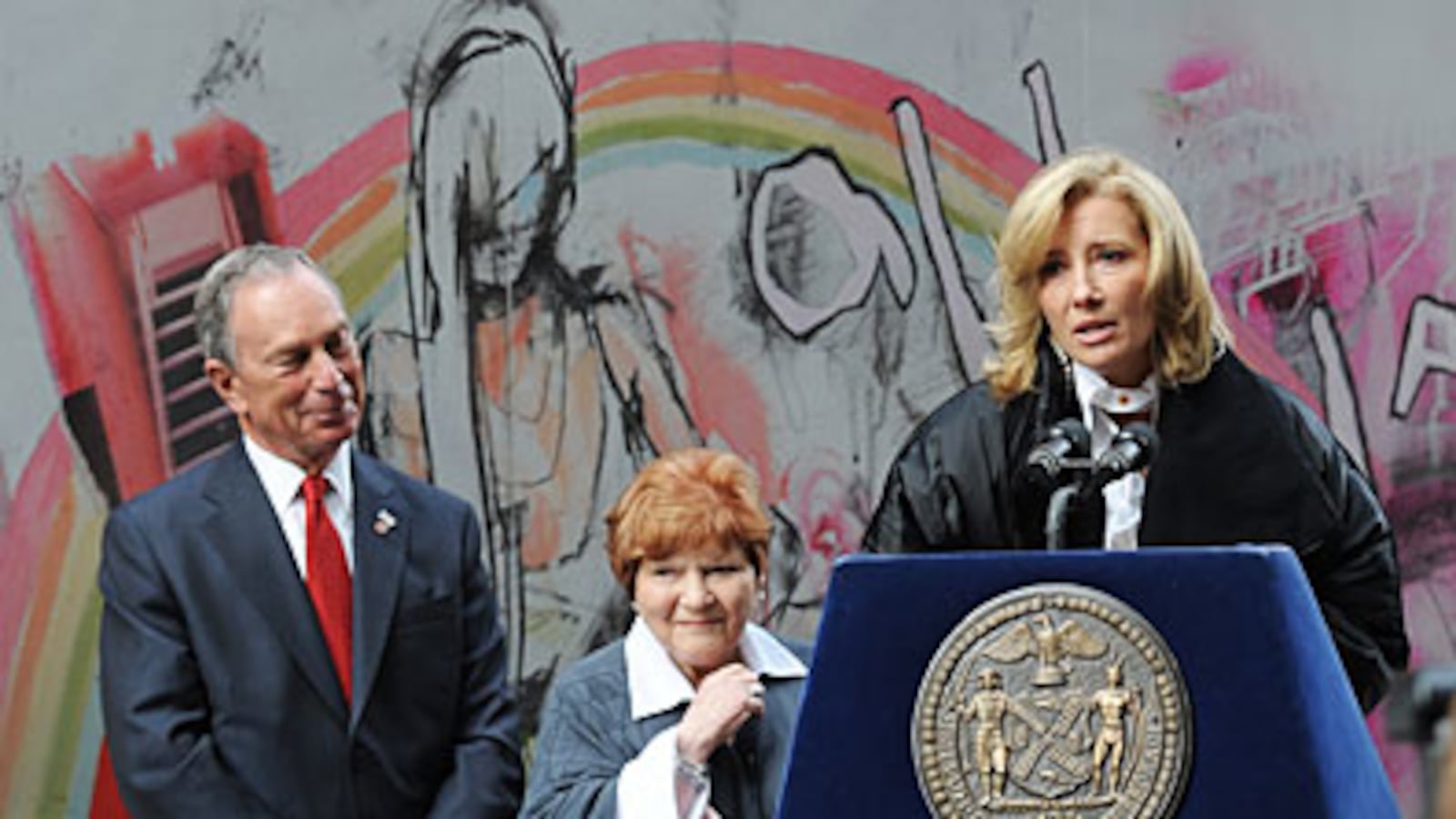 articles/2009/11/11/emma-thompsons-traffic-stop/goldstein-thompson-human-trafficking---gallery-launch_cvivb4