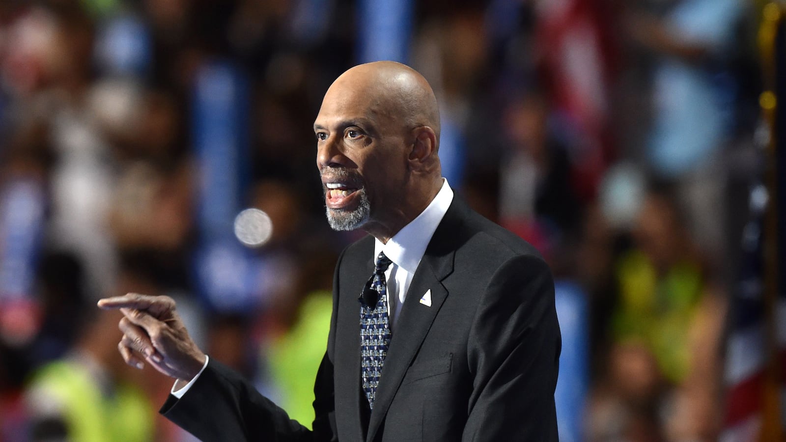 articles/2016/07/28/kareem-abdul-jabbar-takes-it-to-the-hole-and-slams-donald-trump/160728-swin-kareem-abdul-jabar-tease_yxkhcx