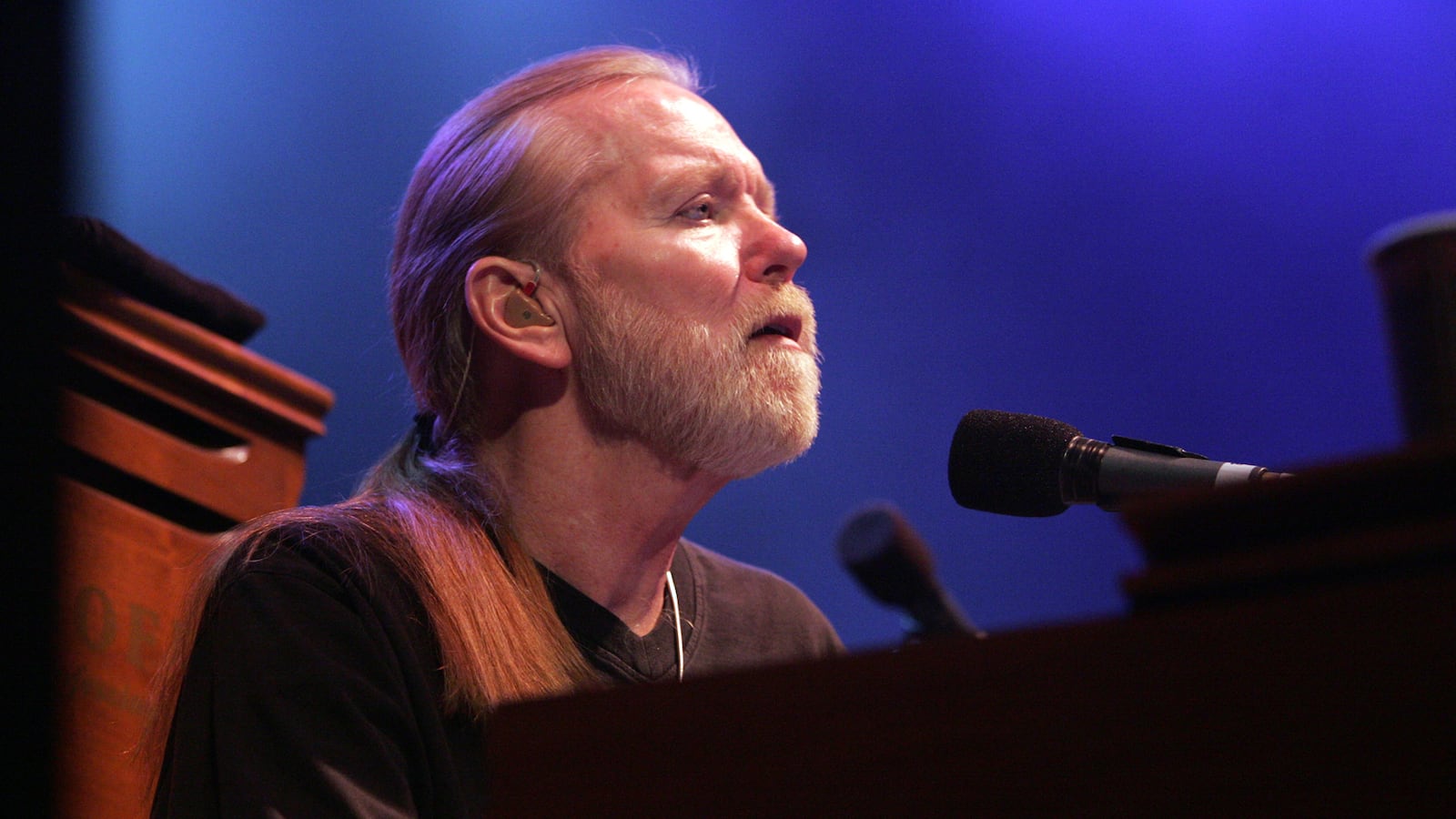 cheats/2012/05/26/gregg-allman-dates-24-year-old/greg-allman-love-cheat_an0uqc