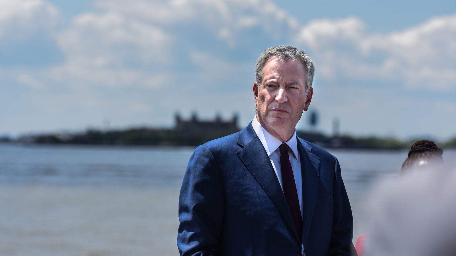 190921-jong-fast-de-blasio-hero_ewogvq