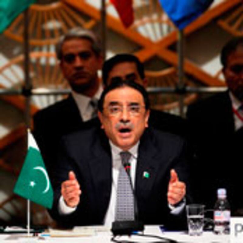 articles/2009/12/22/watching-pakistan-teeter/markey-pakistan_70764_ill44s