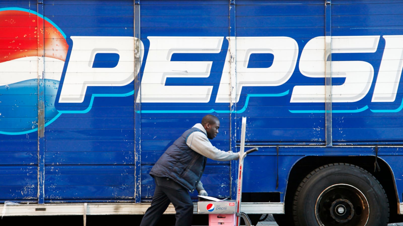 cheats/2012/08/19/big-tobacco-lawyers-take-on-food/lawsuit-pepsico-food-industry-cheat_e7iouj