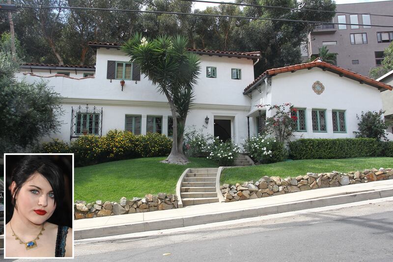 galleries/2011/10/07/frances-bean-cobain-miley-cyrus-and-more-teen-celebs-mansions-photos/teen-mansions-francis-bean-cobain_n6rog4