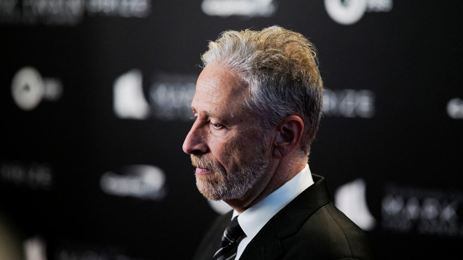 2022-04-25T041529Z_1528083622_RC2ZTT9GZ9X6_RTRMADP_3_PEOPLE-JON-STEWART_c9pvsd