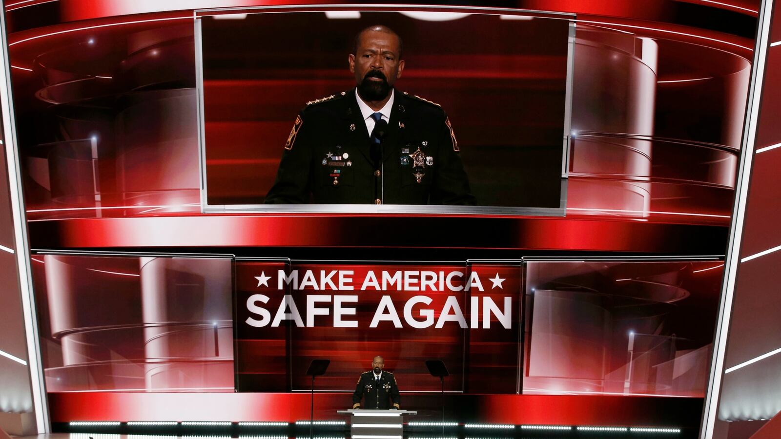 cheats/2016/10/16/trump-ally-calls-for-pitchforks-and-torches/161016-david-clarke-pitchforks-torches-cheat_h0qv0q