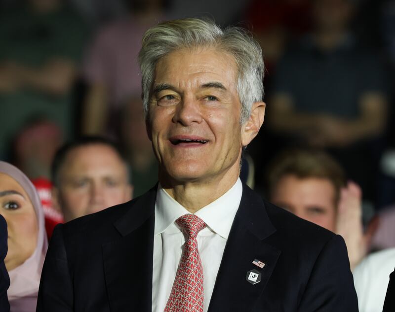 Mehmet Oz told the owner of the ostrich farm "You know if by chance you want to move [them] to the States, I got 900 acres."