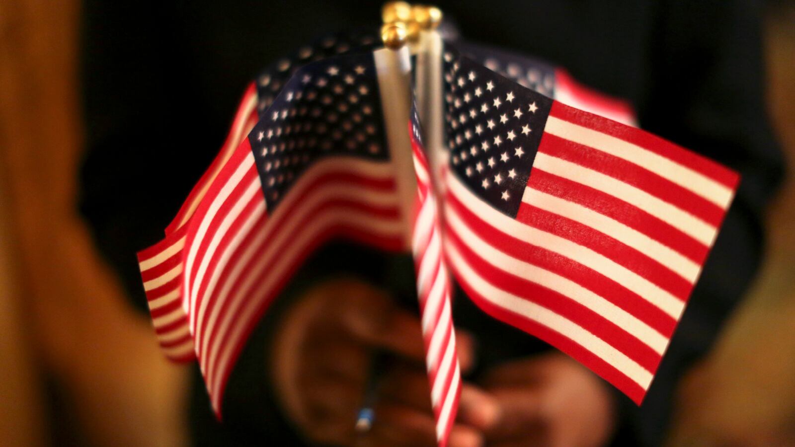 180901-uscis-official-anti-islam-cheat_r0rvuq