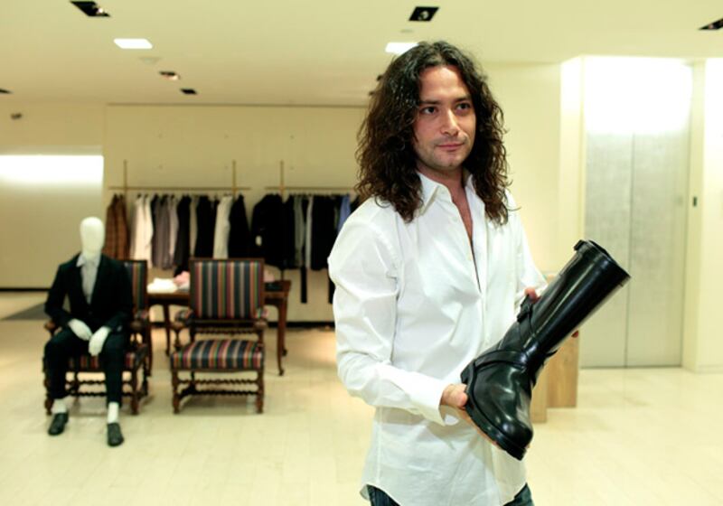galleries/2009/07/29/shopping-with-constantine-maroulis/shopping-with-constantine-maroulis-10_jxotjx