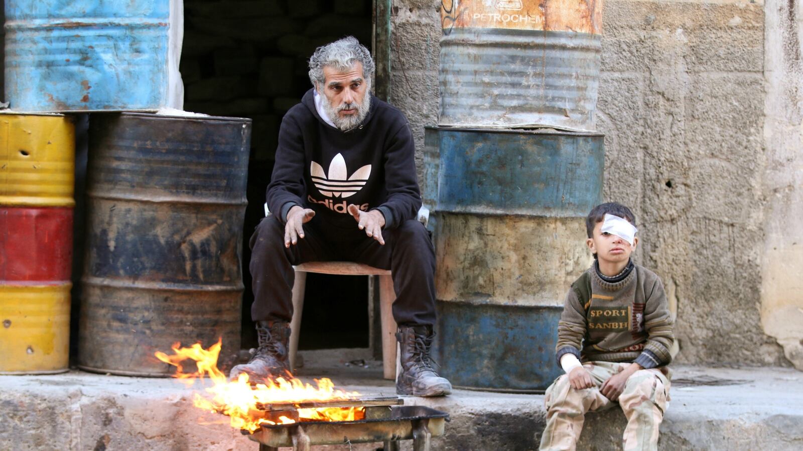 cheats/2016/11/19/monitor-27-civilians-killed-in-regime-strikes-on-aleppo/161119-syria-bombardment-white-house-cheat_yinhbr