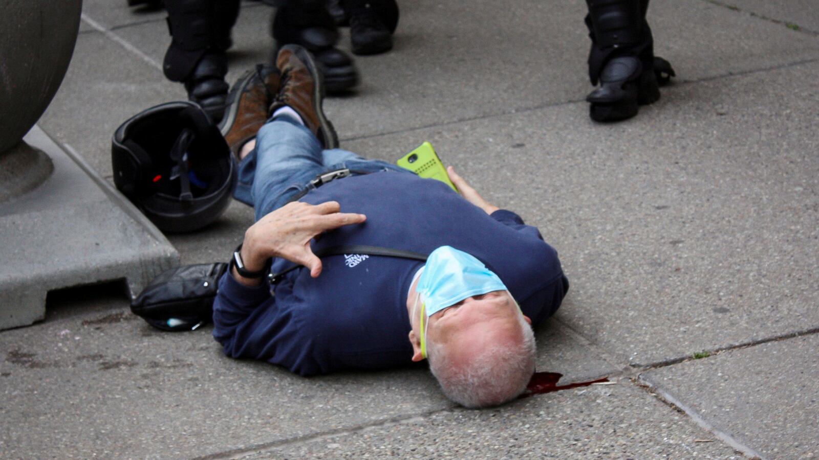 2020-06-06T000000Z_1469402960_RC2E3H98F9K1_RTRMADP_3_MINNEAPOLIS-POLICE-PROTESTS-BUFFALO_fna13a