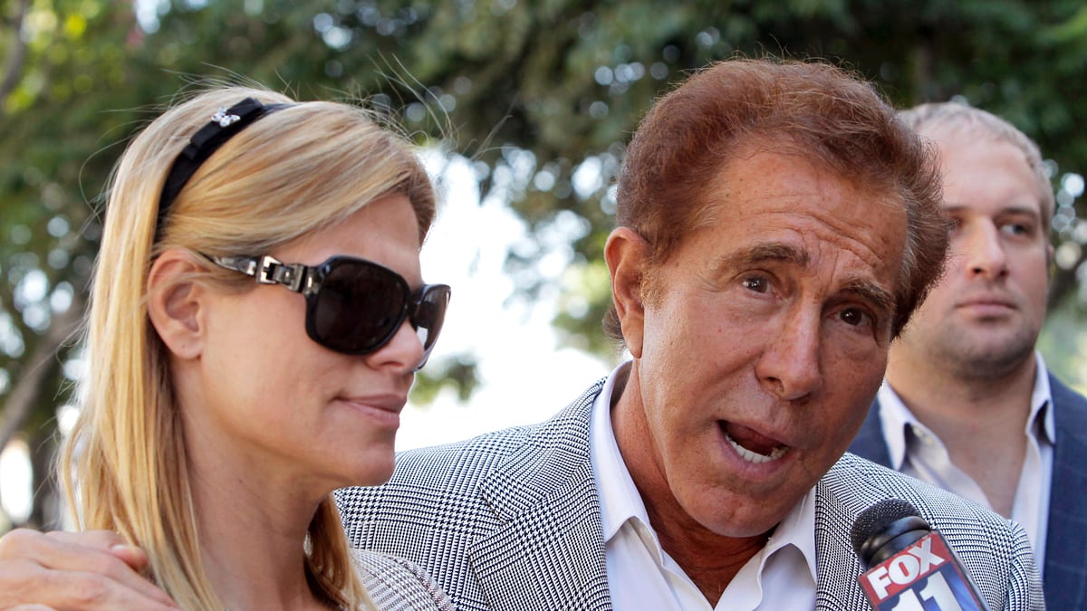 articles/2012/09/09/steve-wynn-battles-girls-gone-wild-s-joe-francis-in-court/steve-wynn-joe-francis-feud-pelisek_tdvwqo