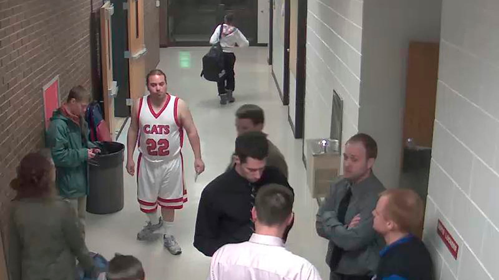 articles/2012/02/20/sherwin-shayegan-the-piggyback-bandit-is-the-bane-of-high-school-games/piggyback-bandit-ross_hmyleu