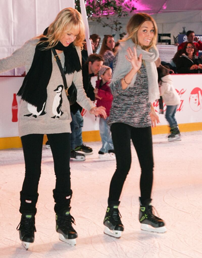 galleries/2011/11/26/celebrities-ice-skating-pippa-middleton-suri-cruise-photos/stars-on-skates-conrad_uj2opv